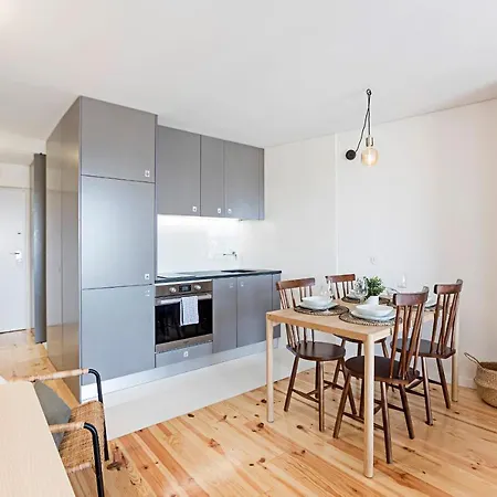 Apartment Downtown W/ Gorgeous Views By Lovelystay
