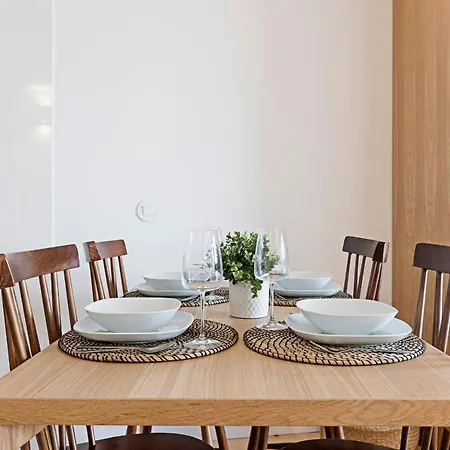 Downtown W/ Gorgeous Views By Lovelystay Apartment *