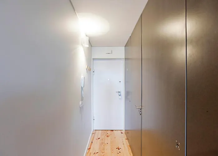 Downtown W/ Gorgeous Views By Lovelystay *