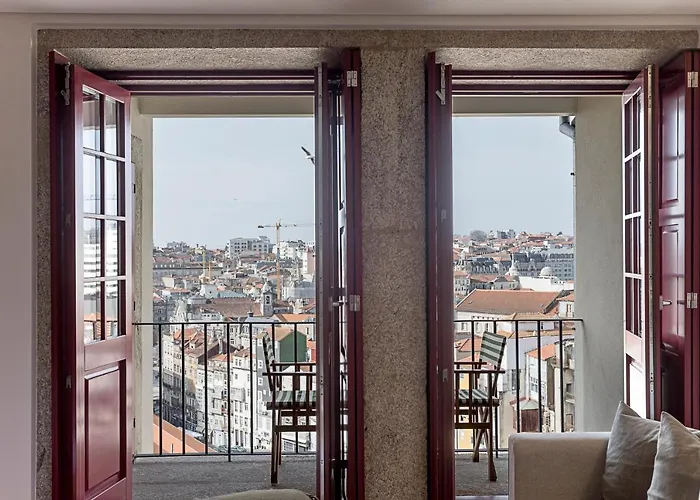 Apartment Downtown W/ Gorgeous Views By Lovelystay