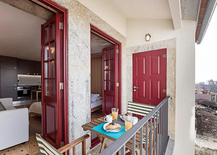 Downtown W/ Gorgeous Views By Lovelystay *