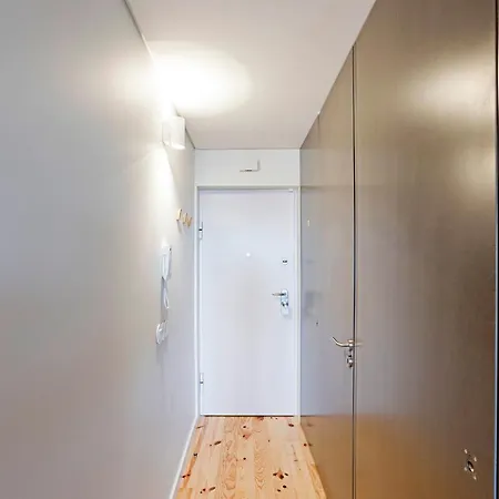 Downtown W/ Gorgeous Views By Lovelystay *