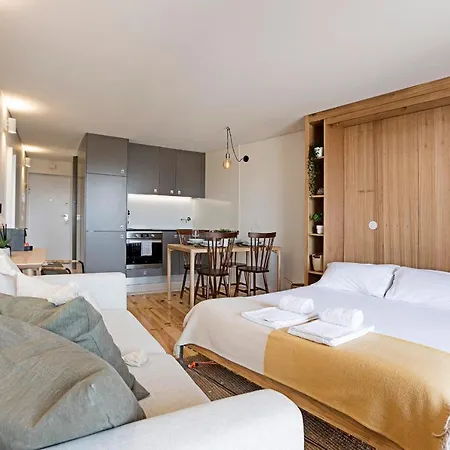 아파트 Downtown W/ Gorgeous Views By Lovelystay *